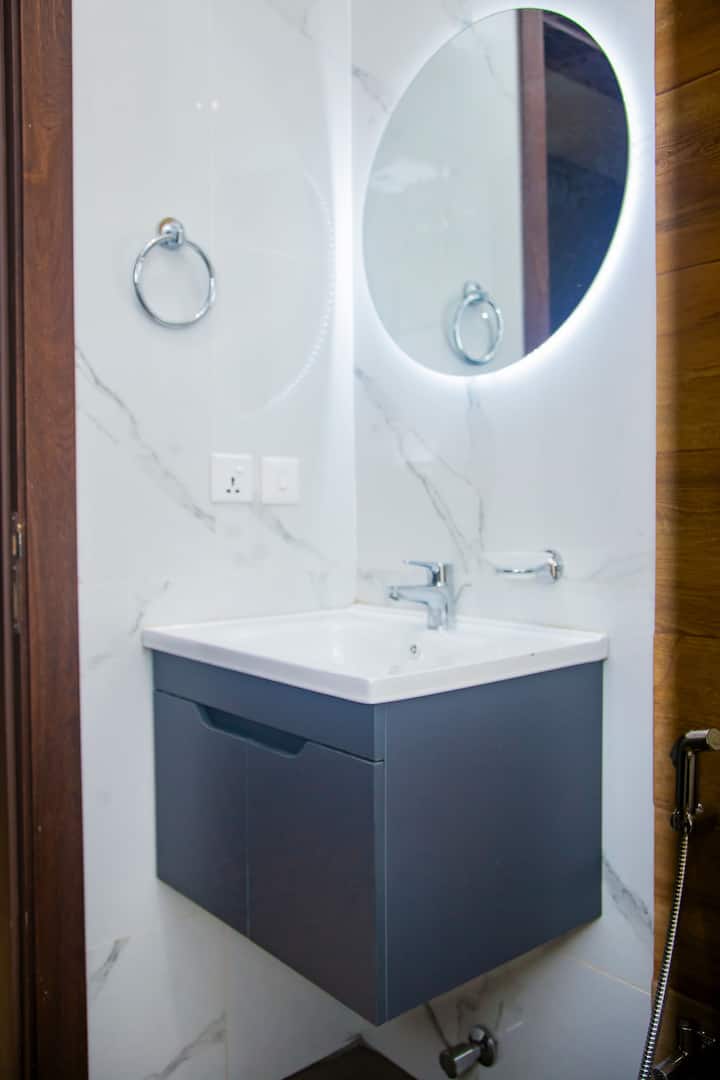 Executive Crest Apartment In Osu