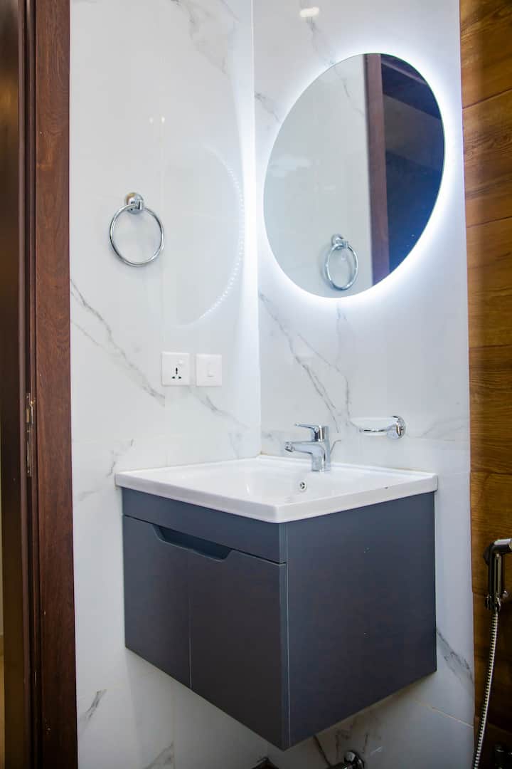 Executive Crest Apartment In Osu