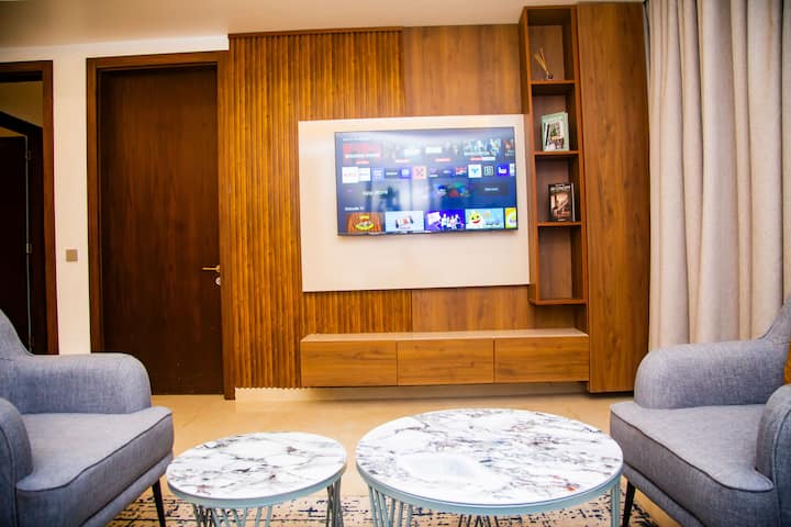 Executive Luxury 2-Bedroom Apartment in OSU