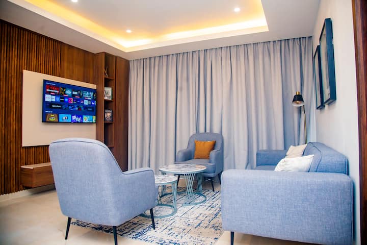 Executive Luxury 2-Bedroom Apartment in OSU