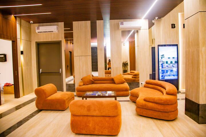 Executive Luxury 2-Bedroom Apartment in OSU