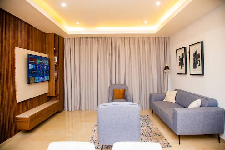Executive Luxury 2-Bedroom Apartment in OSU