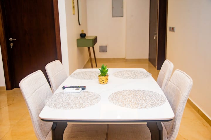 Executive Luxury 2-Bedroom Apartment in OSU