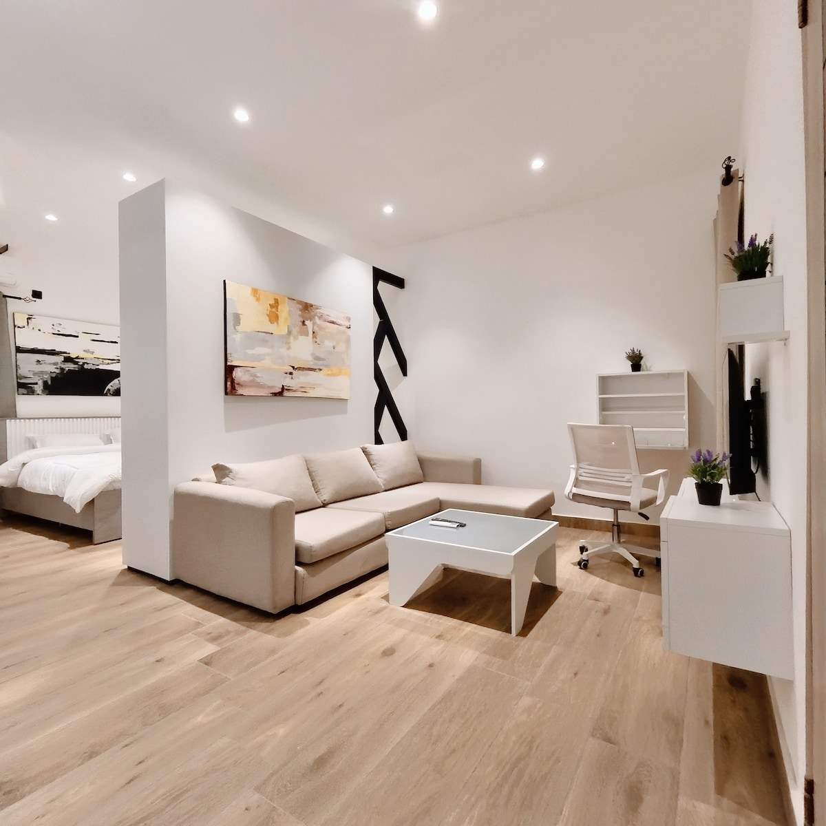 Luxury Deluxe Studio Apt @Osu +Free AirportPickup