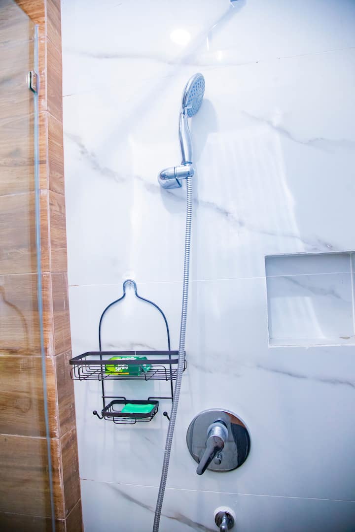 Premium Luxury One-Bedroom Apartment, Osu